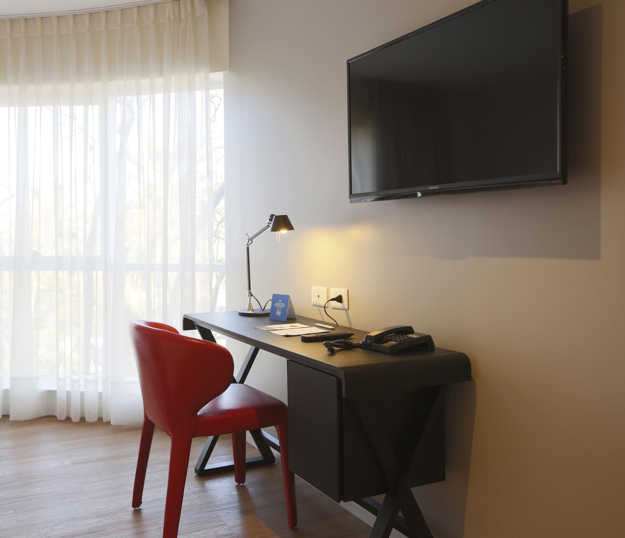 Regency Way Montevideo Hotel エクステリア 写真