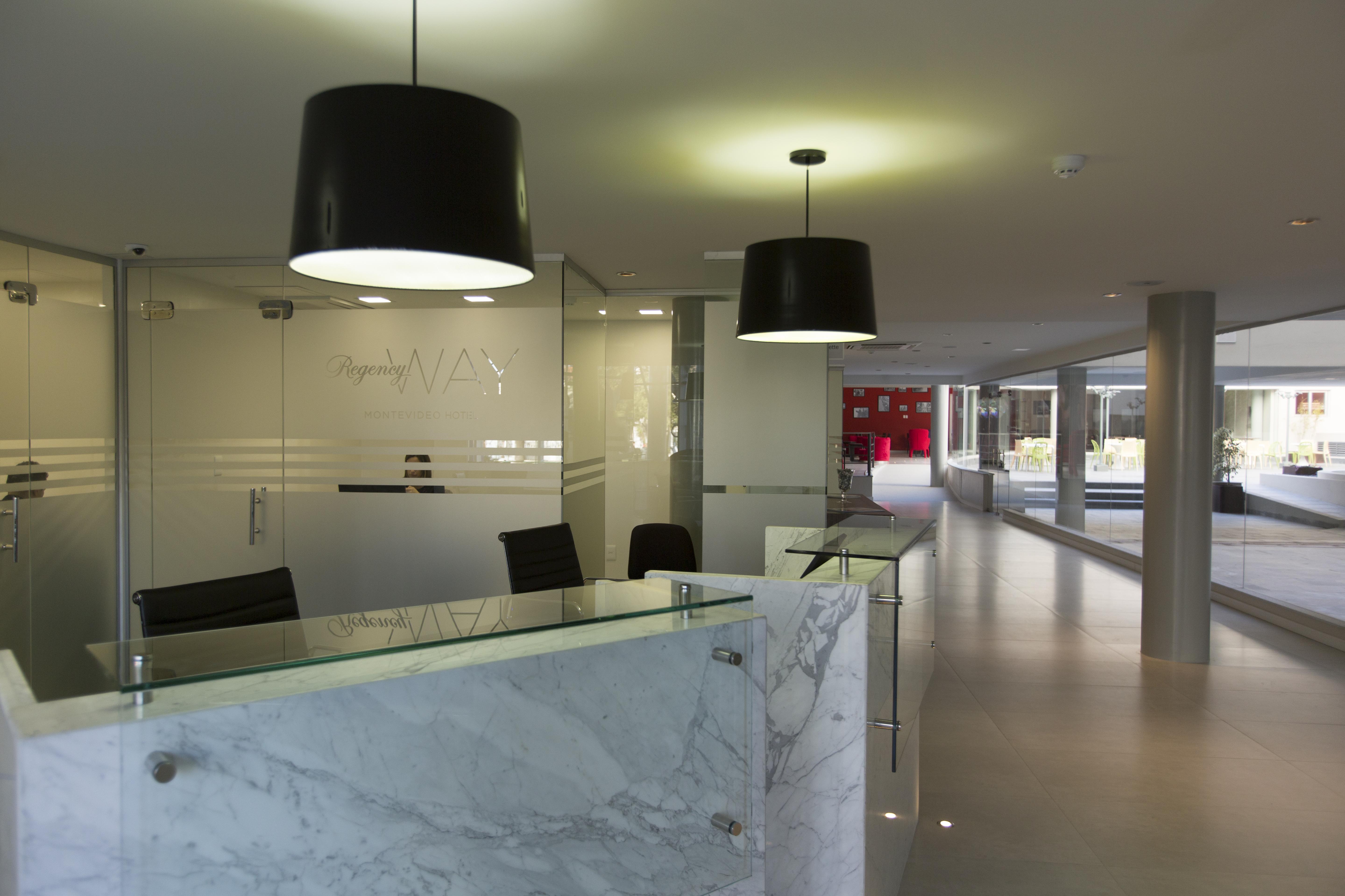 Regency Way Montevideo Hotel エクステリア 写真