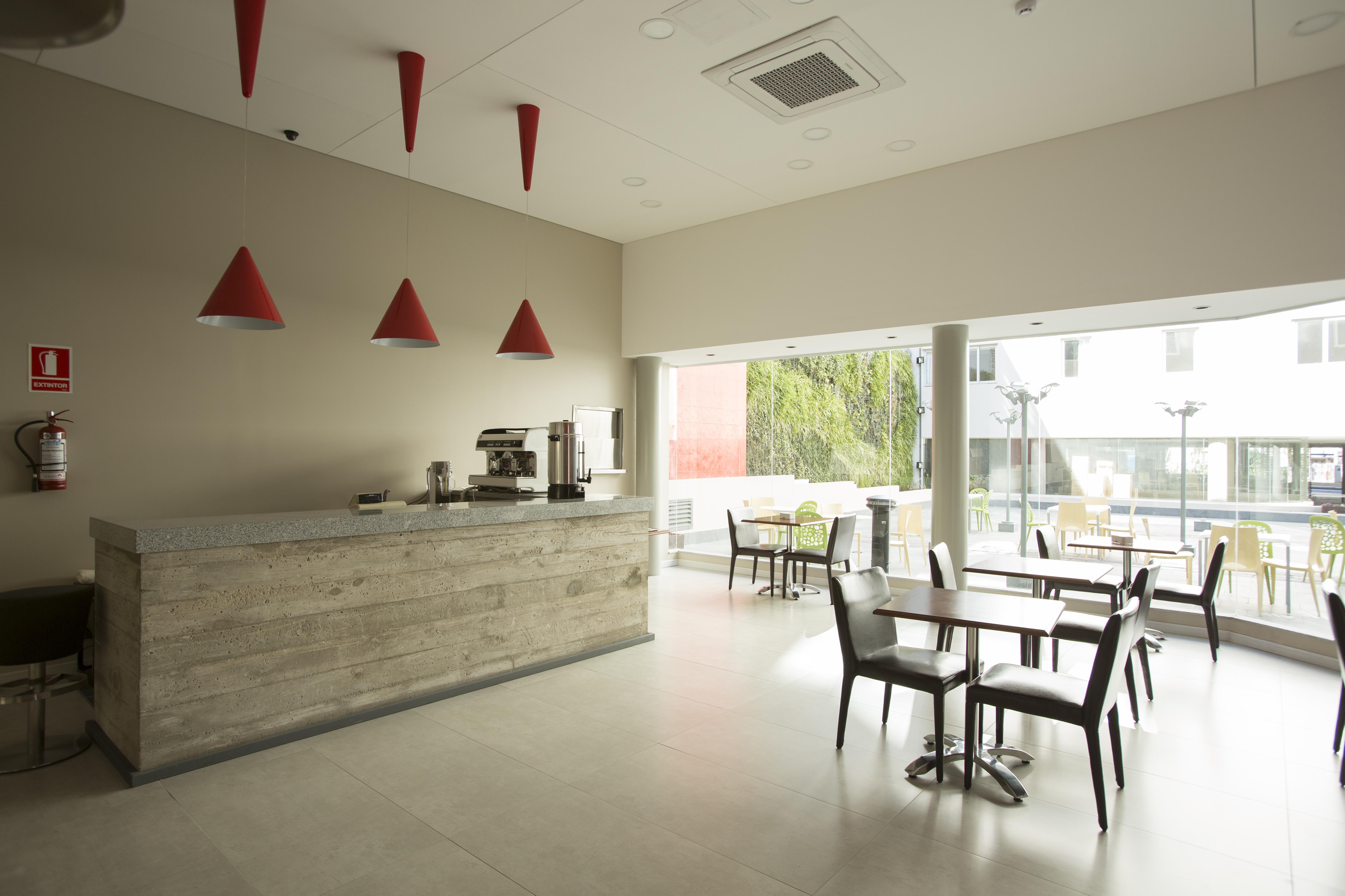 Regency Way Montevideo Hotel エクステリア 写真