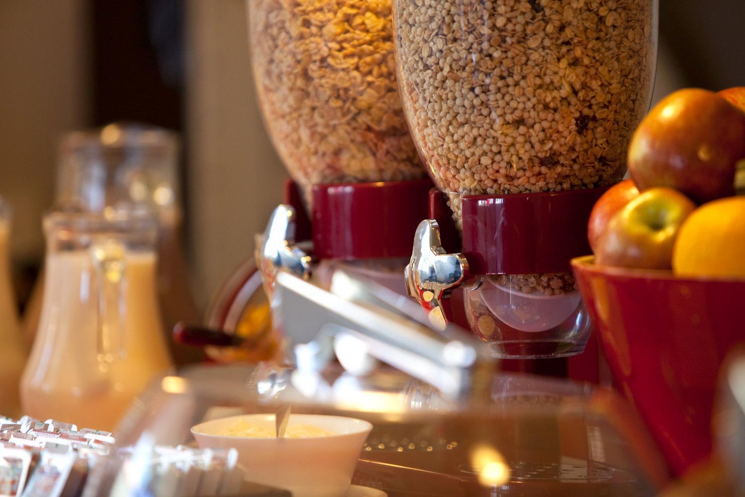 Regency Way Montevideo Hotel エクステリア 写真