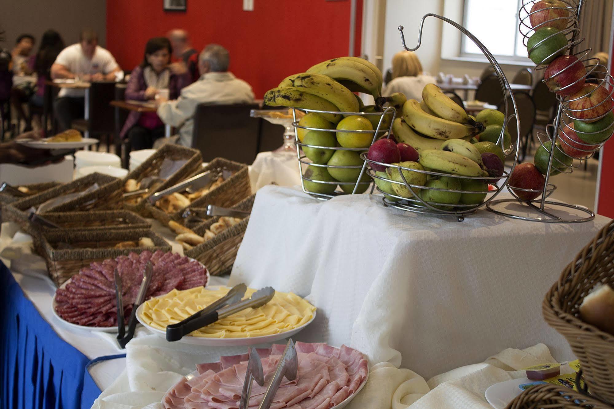 Regency Way Montevideo Hotel エクステリア 写真